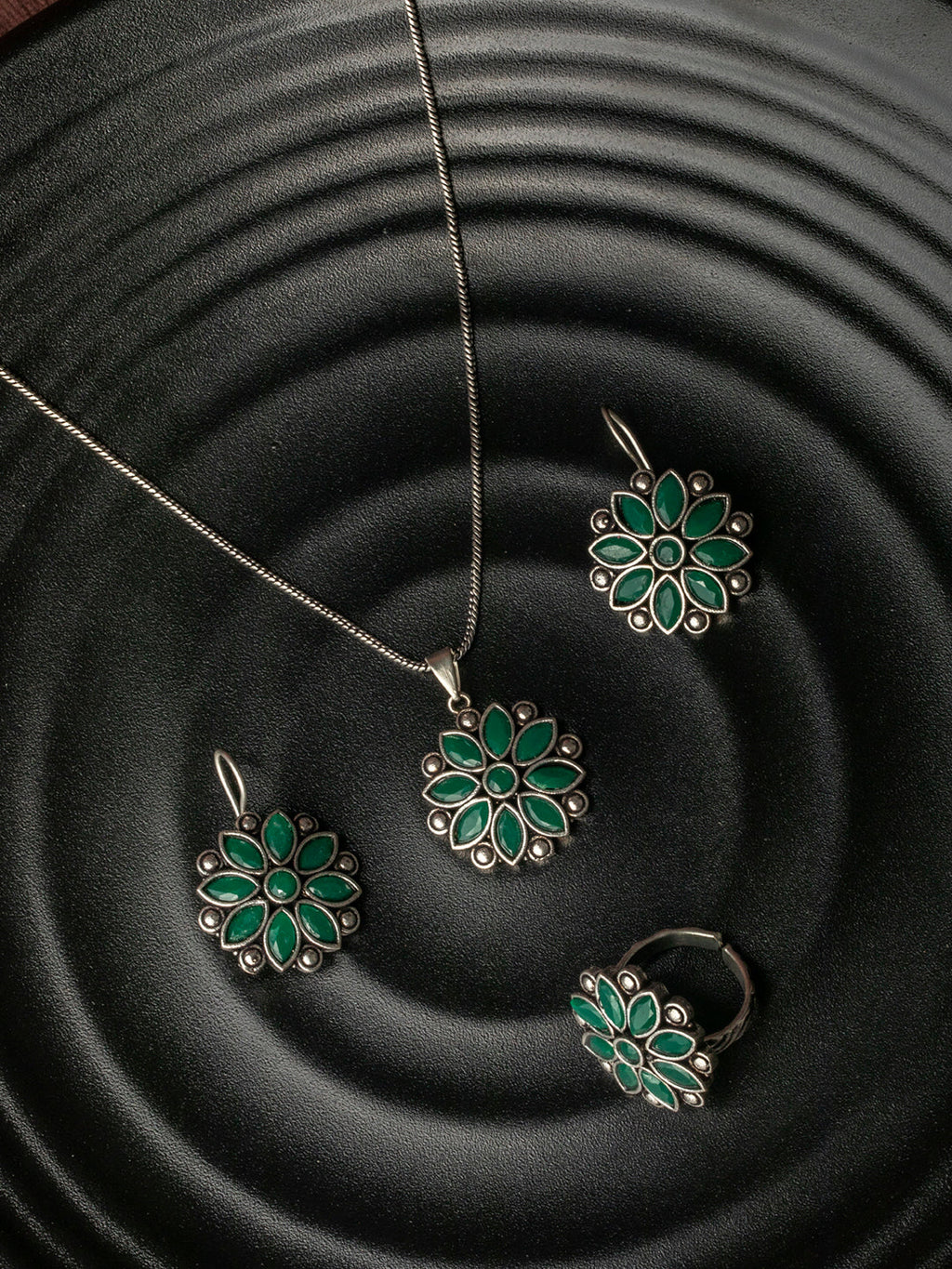 Priyaasi Women Green Floral Silver Plated Jewellery Set - Noz2Toz