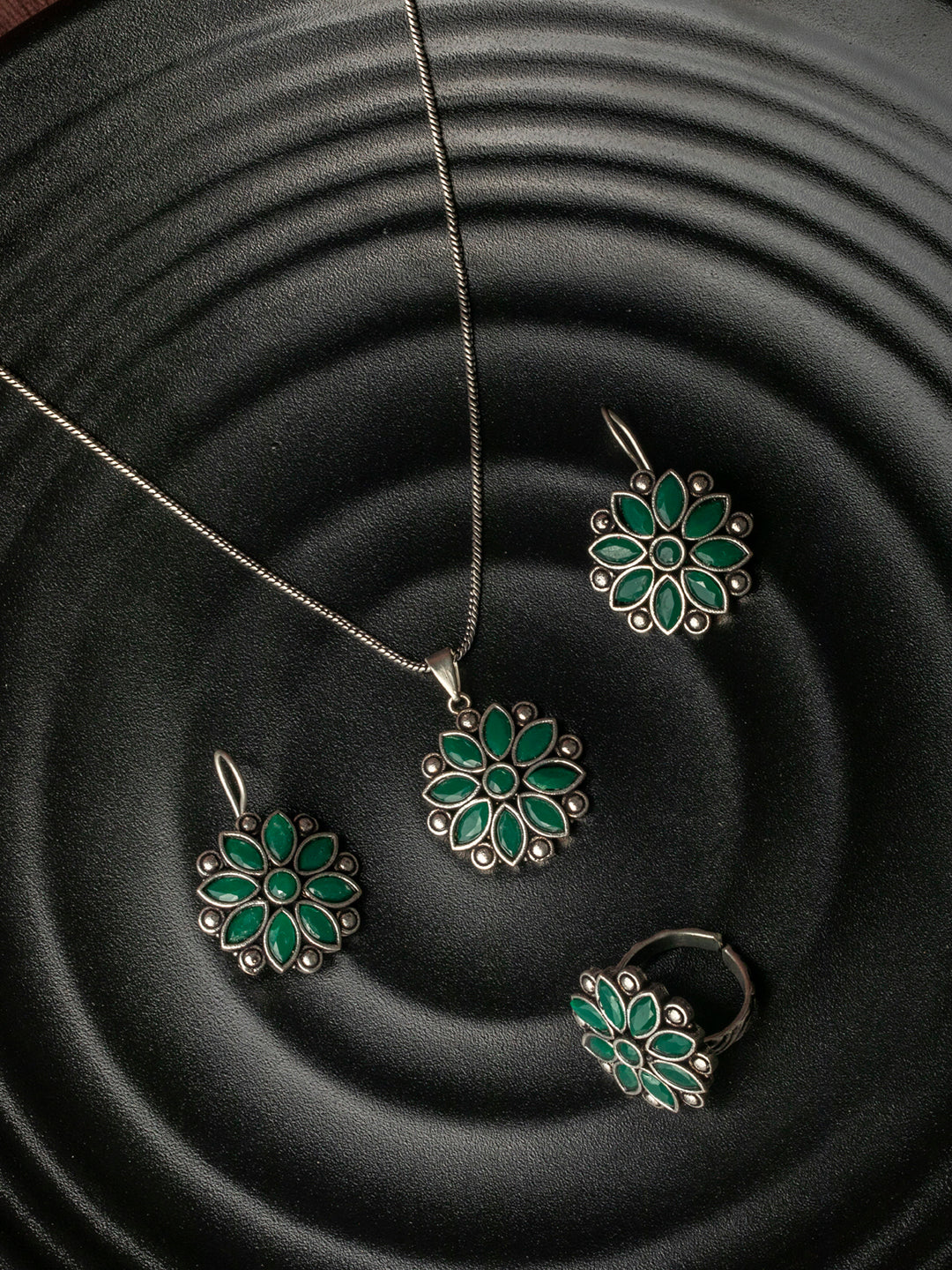 Priyaasi Women Green Floral Silver Plated Jewellery Set - Noz2Toz