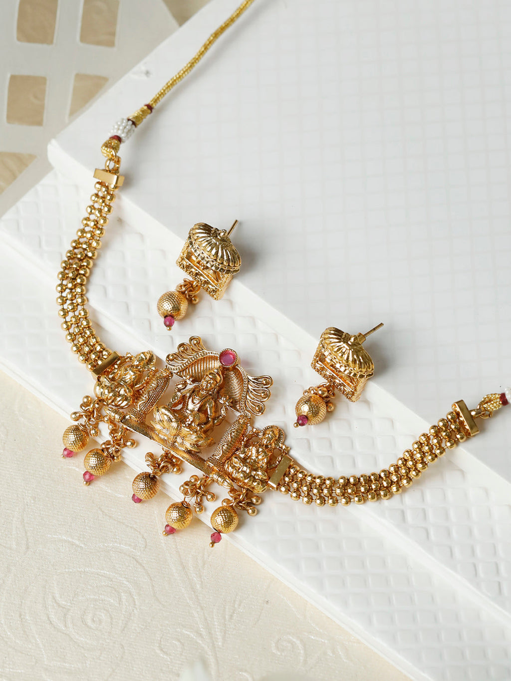 Priyaasi Women Traditional Gold-Polished Laxmi Jewellery Set - Noz2Toz