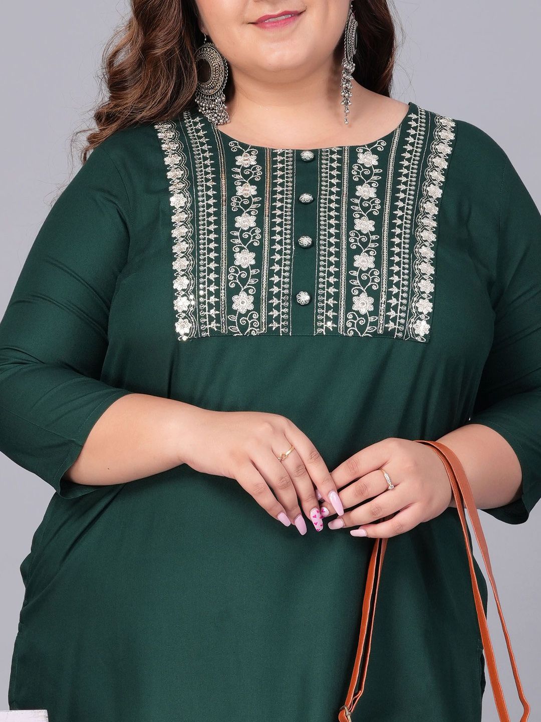 Sztori Women Thread Work Kurta | Grocsy