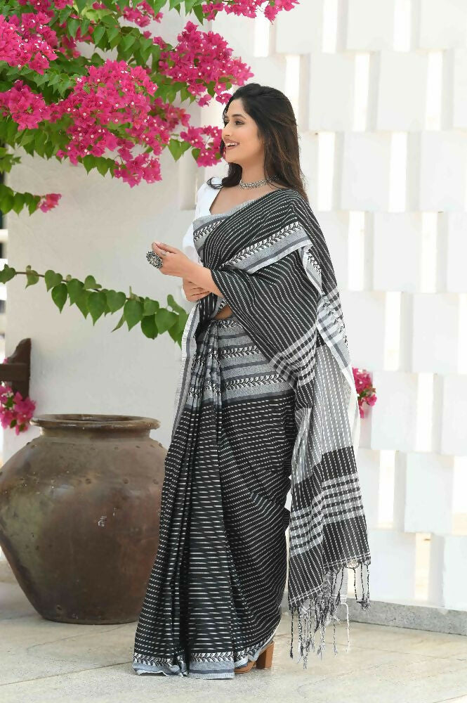 Beatitude Black Cotton Tanchori Handloom Saree | Grocsy