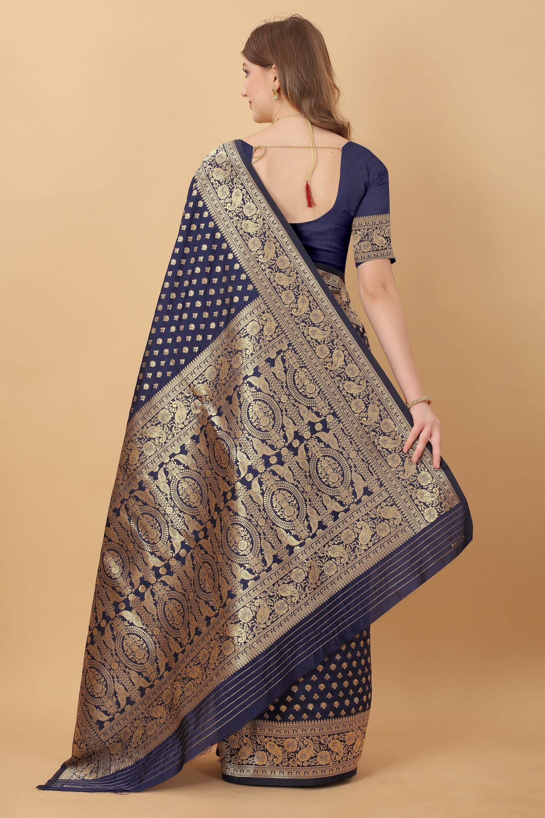 Vedant Vastram Soft Litchi Silk Kanjeevaram Saree - Navy | Grocsy