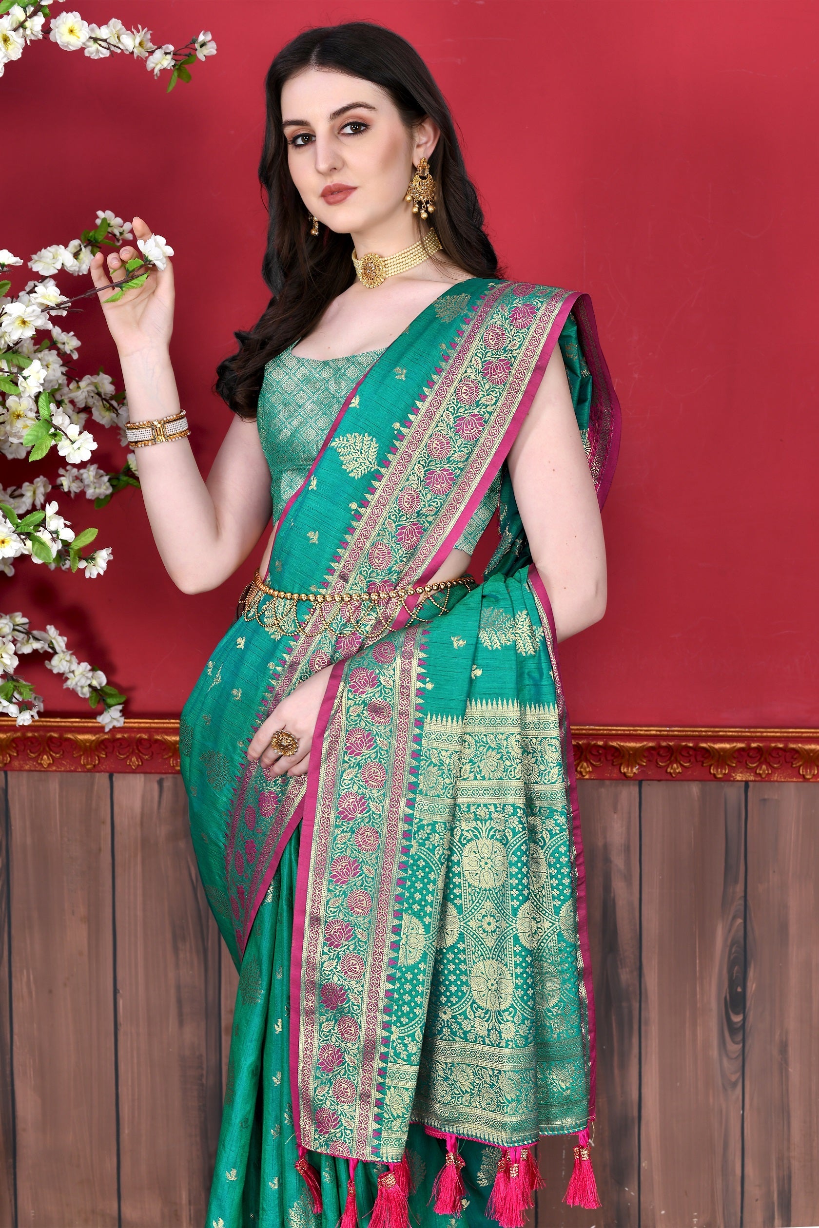 Vedant Vastram Soft Litchi Silk Kanjeevaram Saree - Seegreen | Grocsy