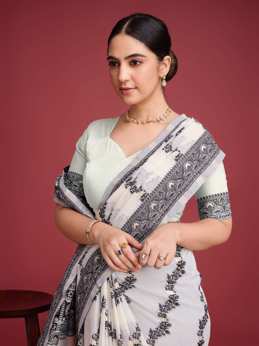 Vedant Vastram Dhakai Jamdani Cotton Saree - Black | Grocsy