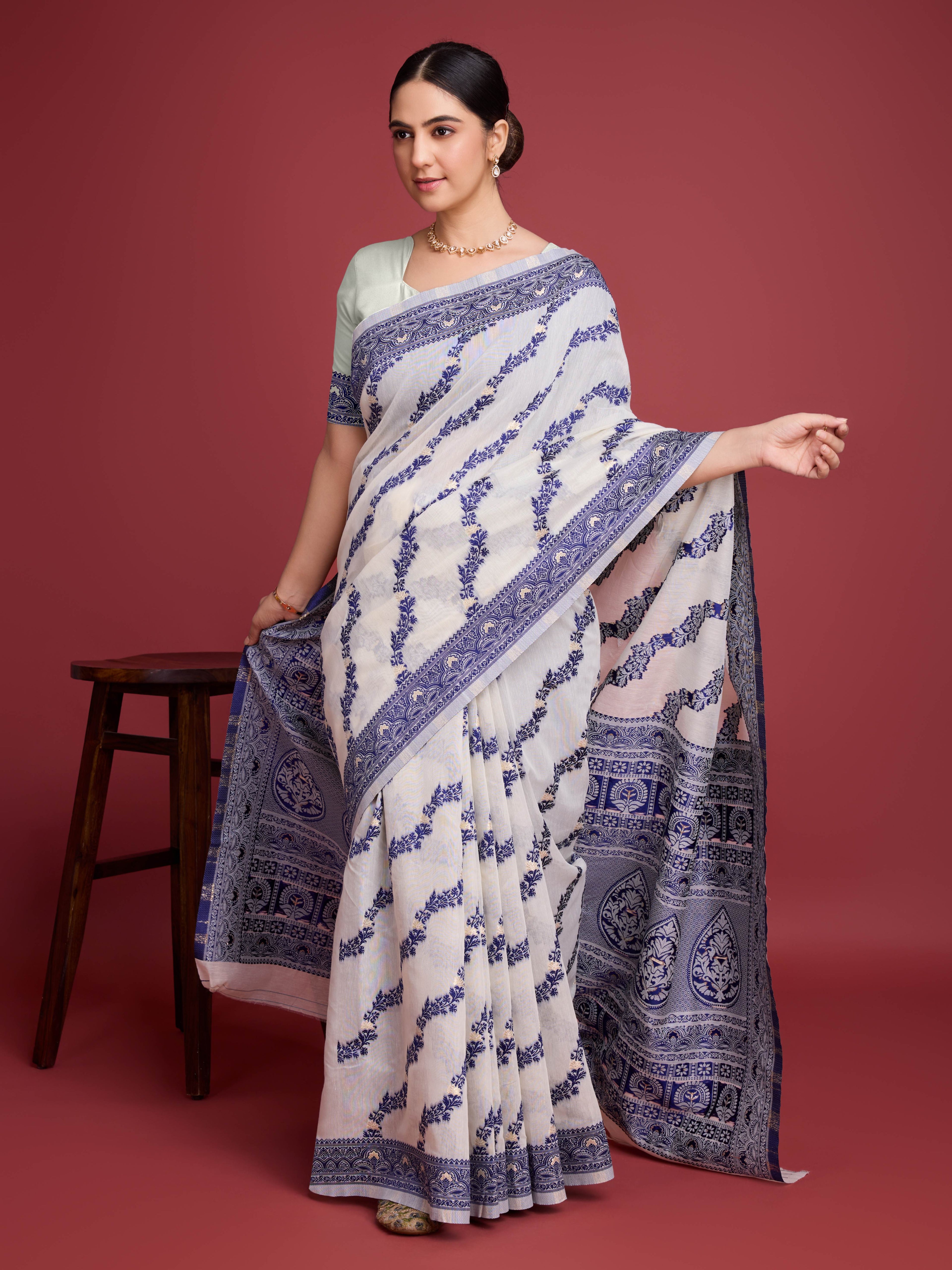 Vedant Vastram Dhakai Jamdani Cotton Saree - Navy | Grocsy