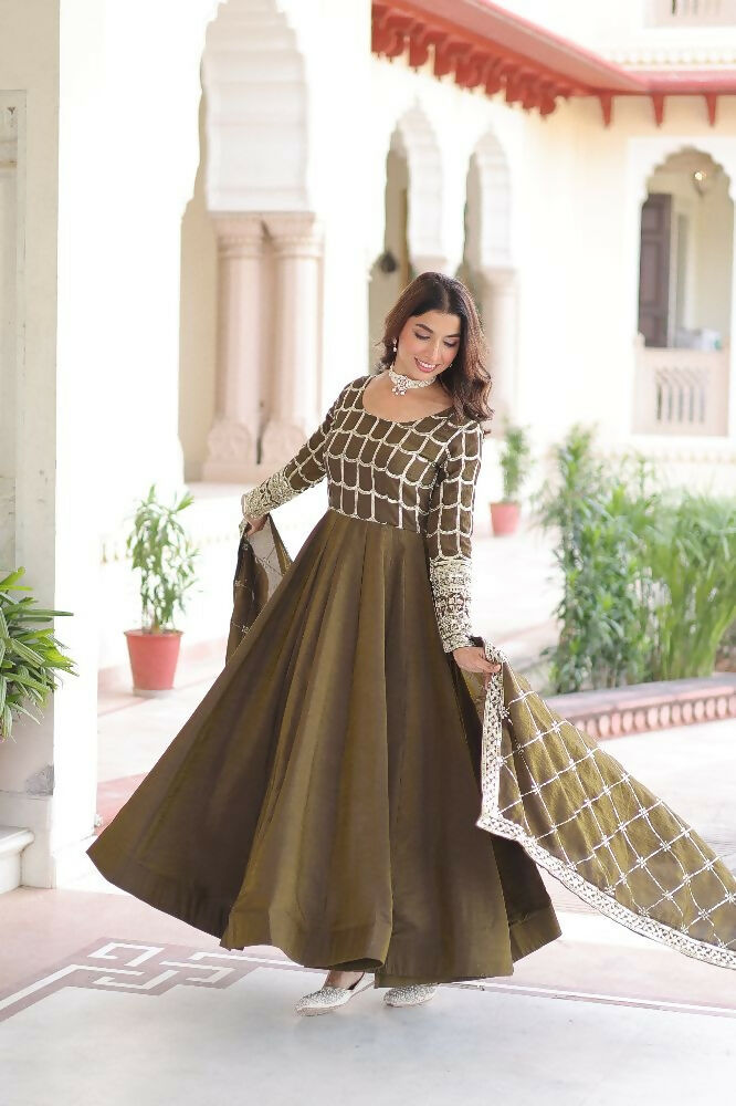 Joban Fashion Mehndi Kurta Set Silk Sequins , Zari, Coding & Thread Embroidered work | Grocsy