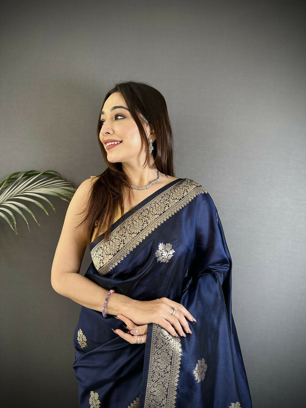 Joban Fashion Navy Blue Floral Jacquard Woven Design Cotton Silk Banarasi Silk Saree | Grocsy
