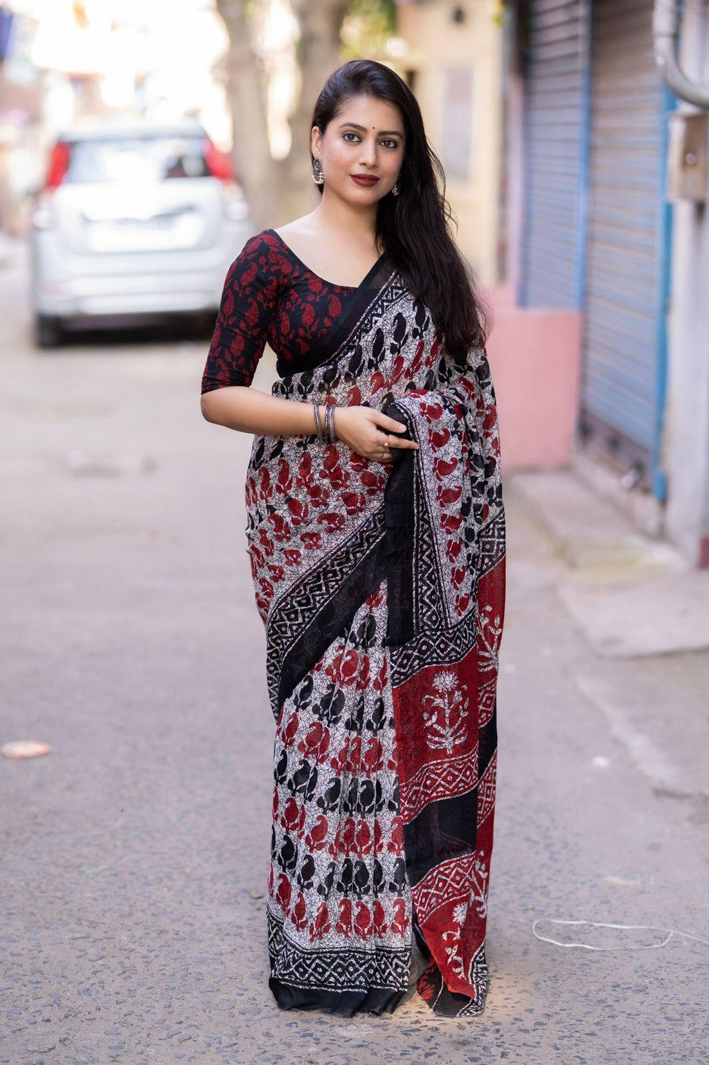 Grey Linen Blend Ethnic Motifs Saree with Unstitched Blouse - A2M | Grocsy