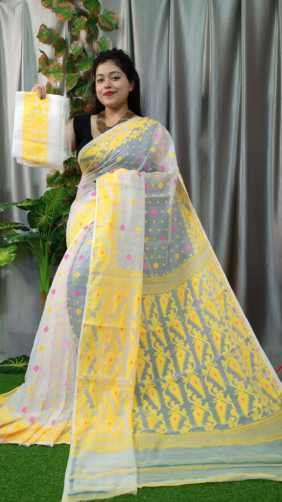 Exclusive Collection Off White Beautiful Jamdani Collection Saree | Grocsy