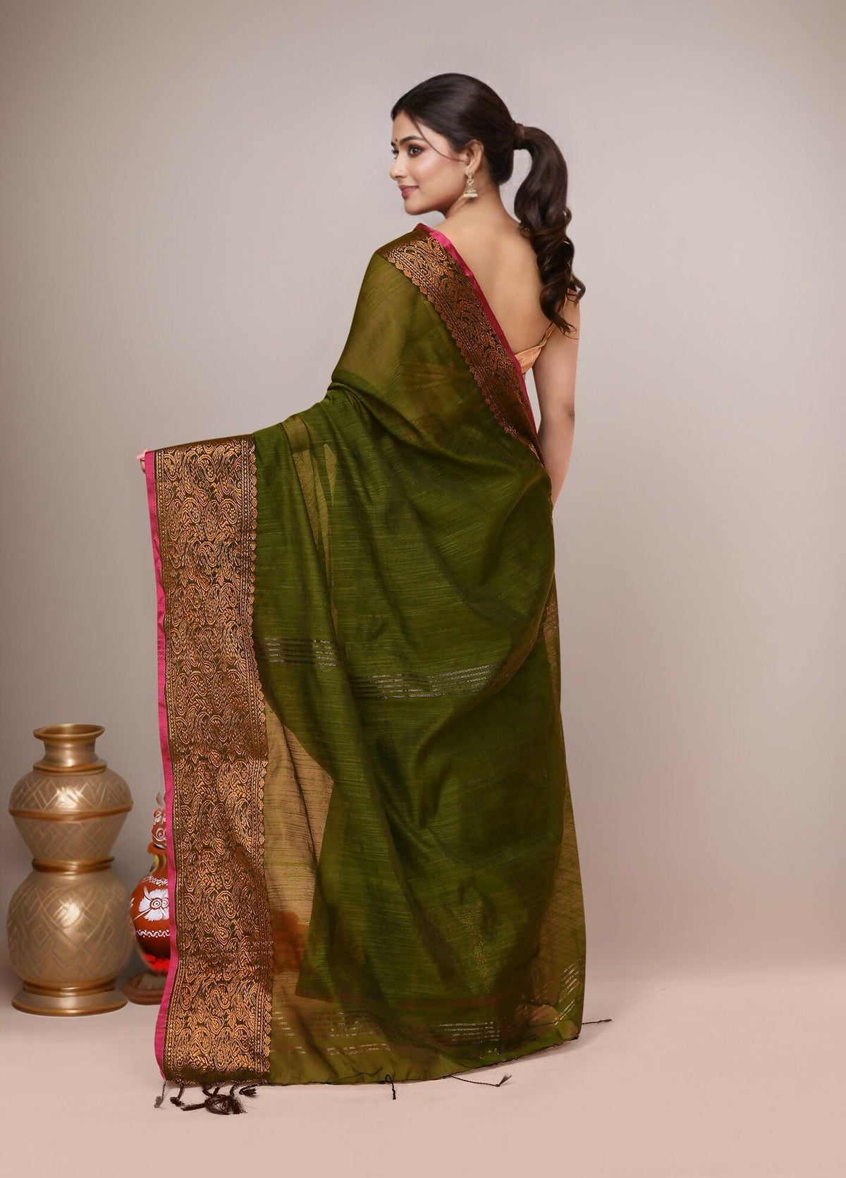 Joban Fashion Mehndi Green Cotton Blend Handloom Saree | Grocsy