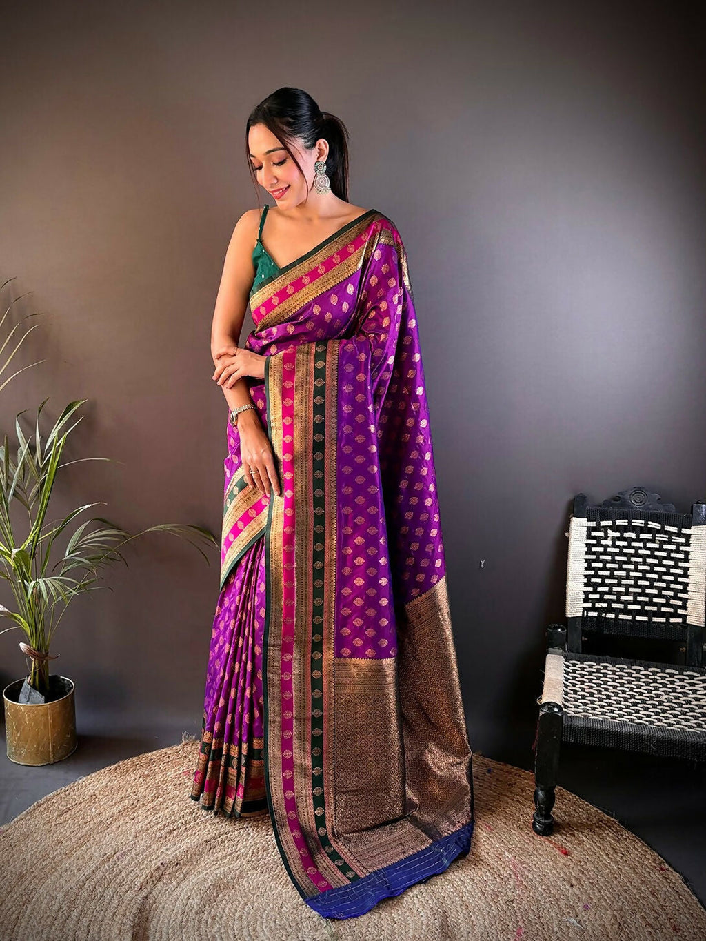 Joban Fashion Green Butti Banarasi Silk Sarees | Grocsy