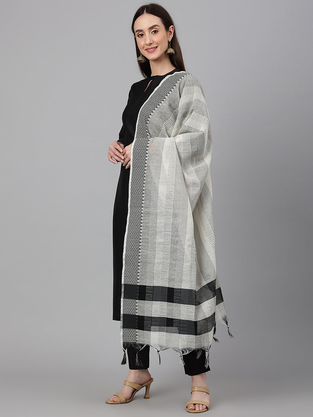 Janasya Women's Black Crepe Silk Solid Straight Festival Kurta Set | Grocsy