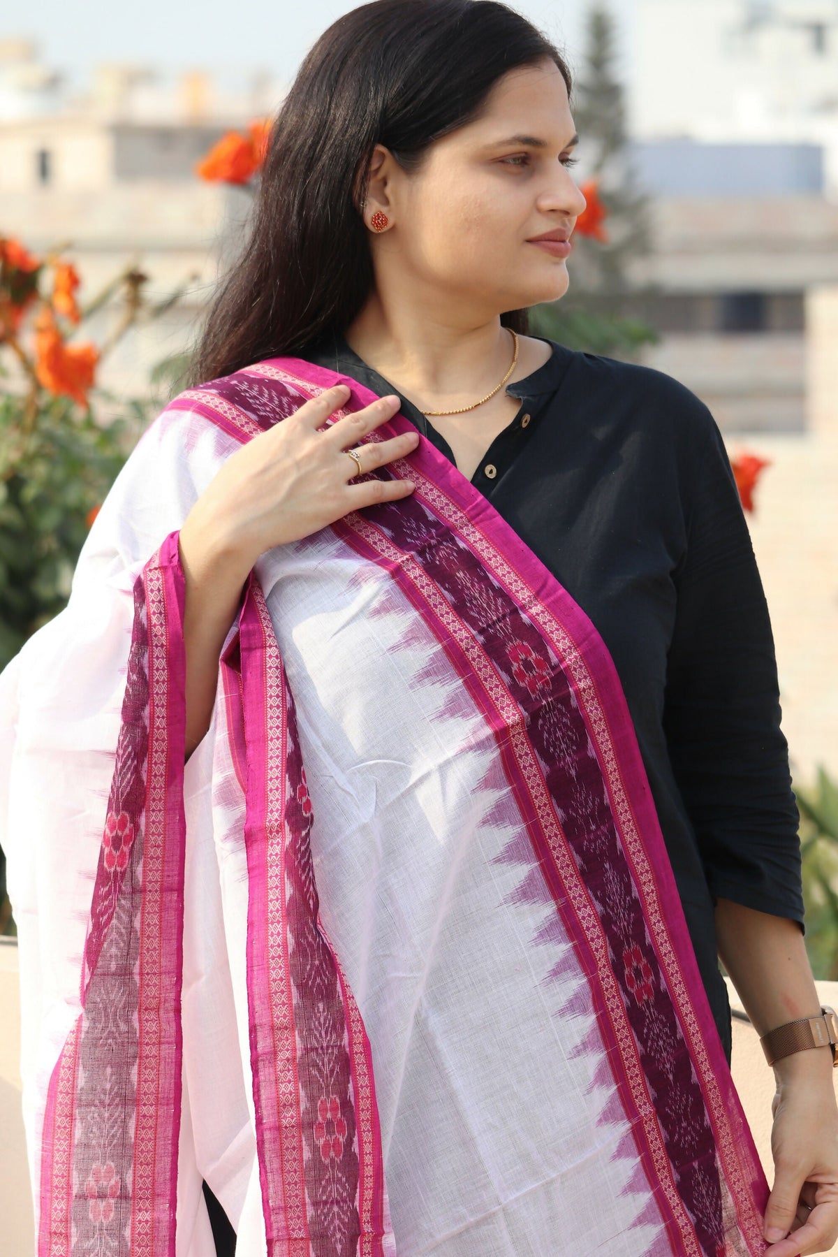 Earthyweaves White & Purple Sambalpuri Dupatta | Grocsy