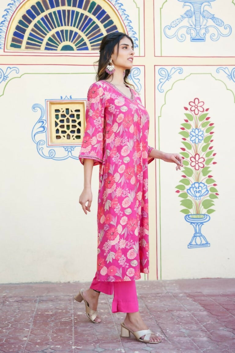 Vaasva Women Pink Muslin Pleated Kurta & Pant Clothing Set | Grocsy