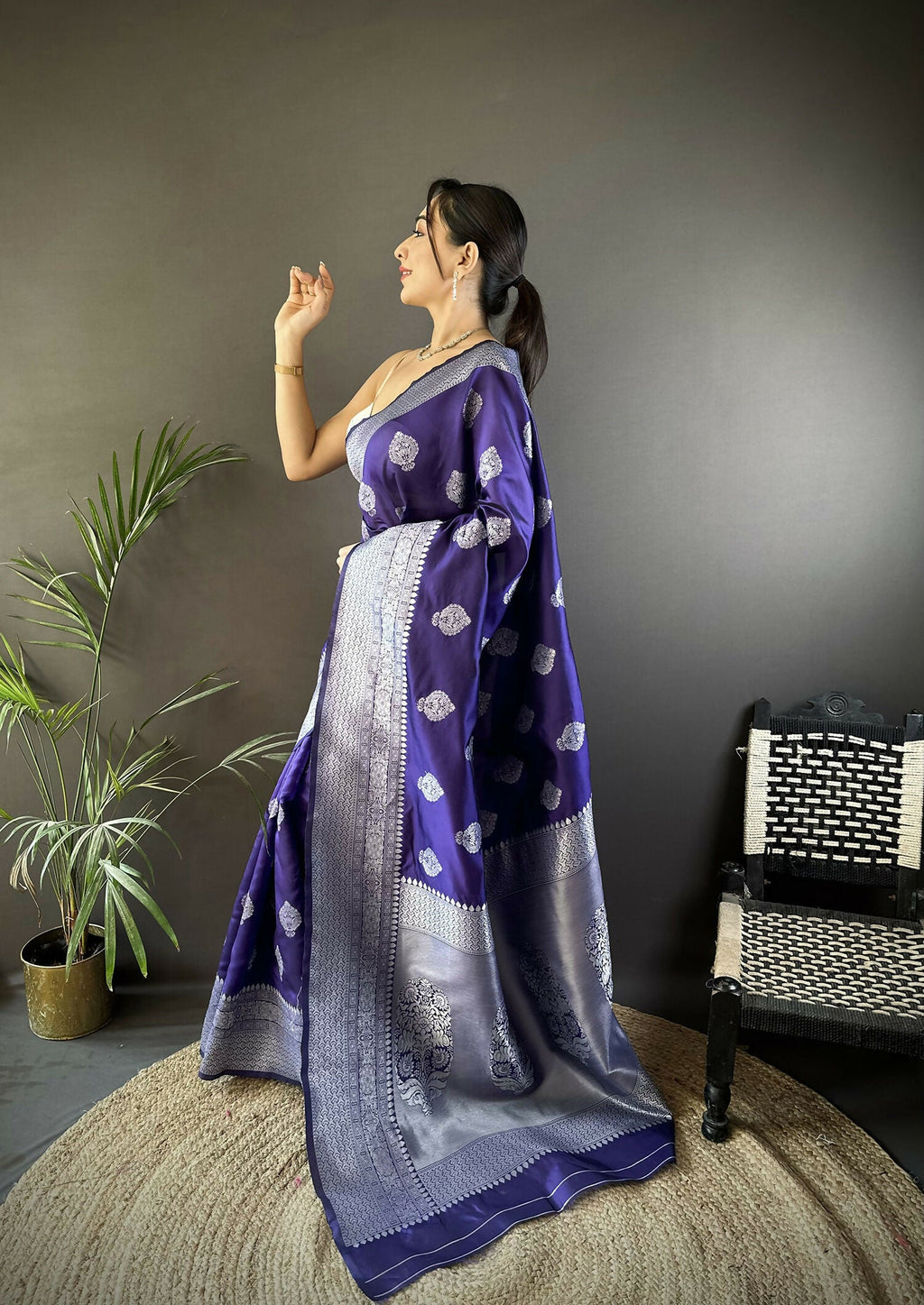 Joban Fashion Royal Blue Floral Motifs Soft Silk Banarasi Saree | Grocsy