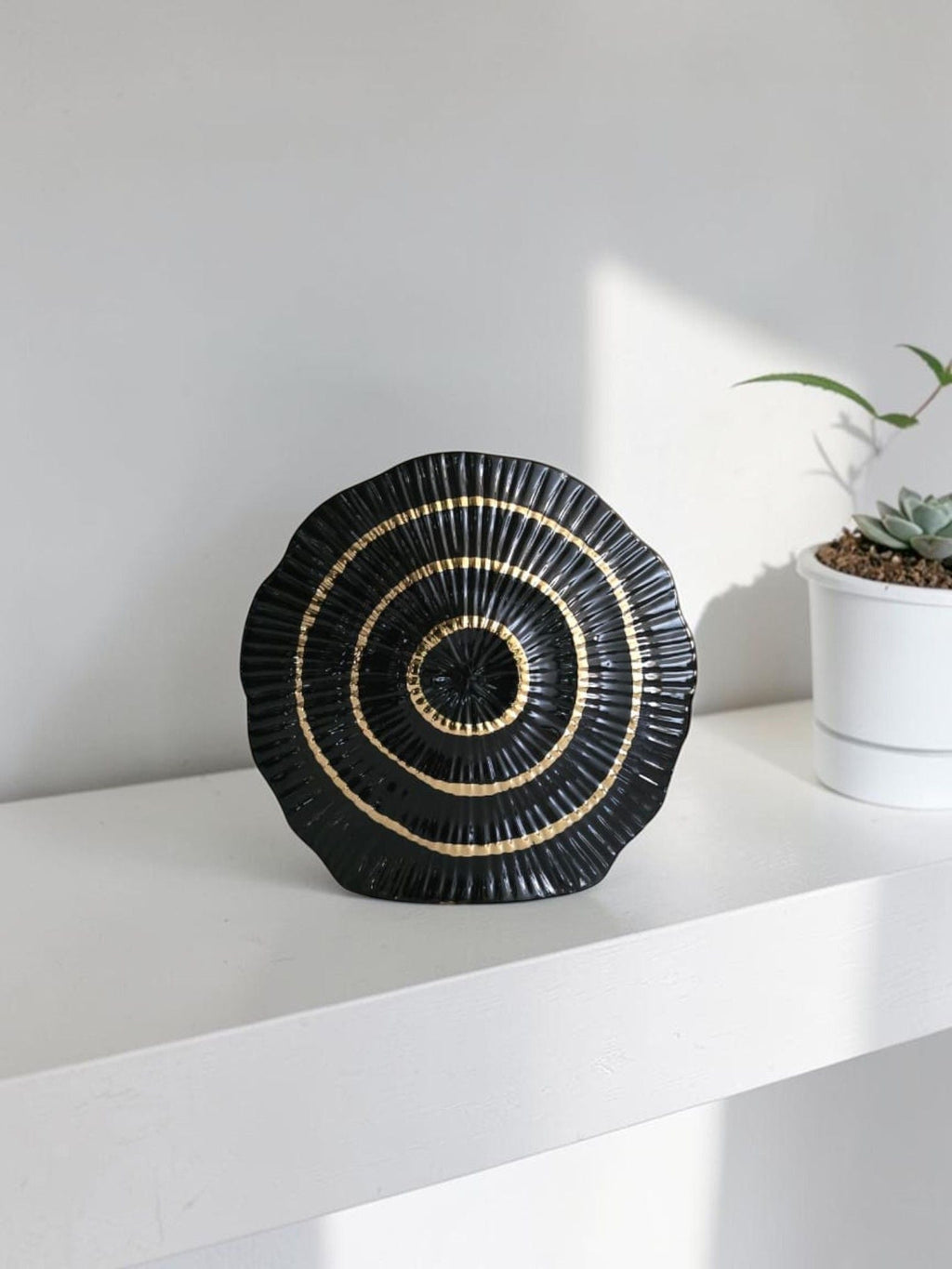 Sun Mun Decors Black & Golden Ceramic Premium & Elegant Vase | Grocsy