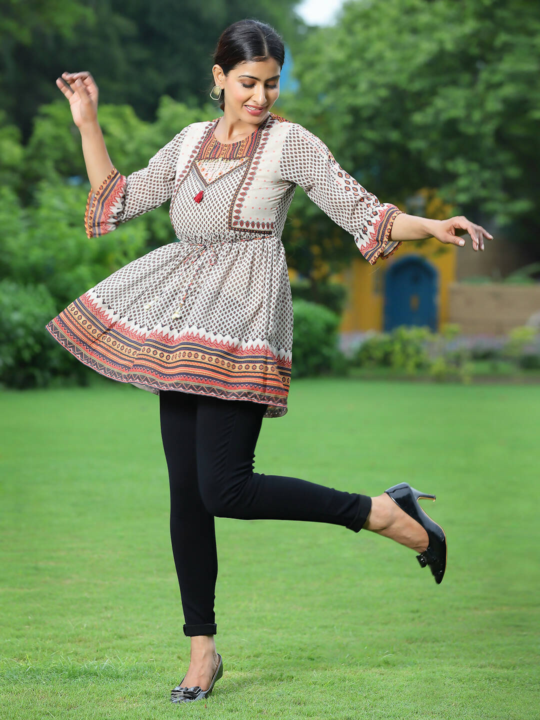Juniper Women's Ivory Georgette Geometric Printed Tunic | Grocsy