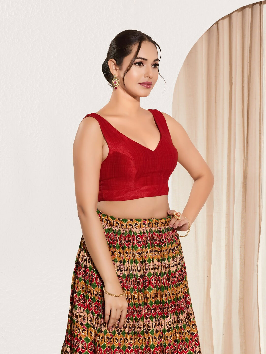 Joban Fashion Red Mulberry Silk Padded Blouse With Round Neck Sleeveless | Grocsy