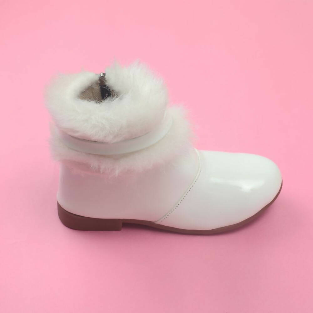 Tiny Bugs Girls Faux Fur Detail Winter Boots - White | Grocsy
