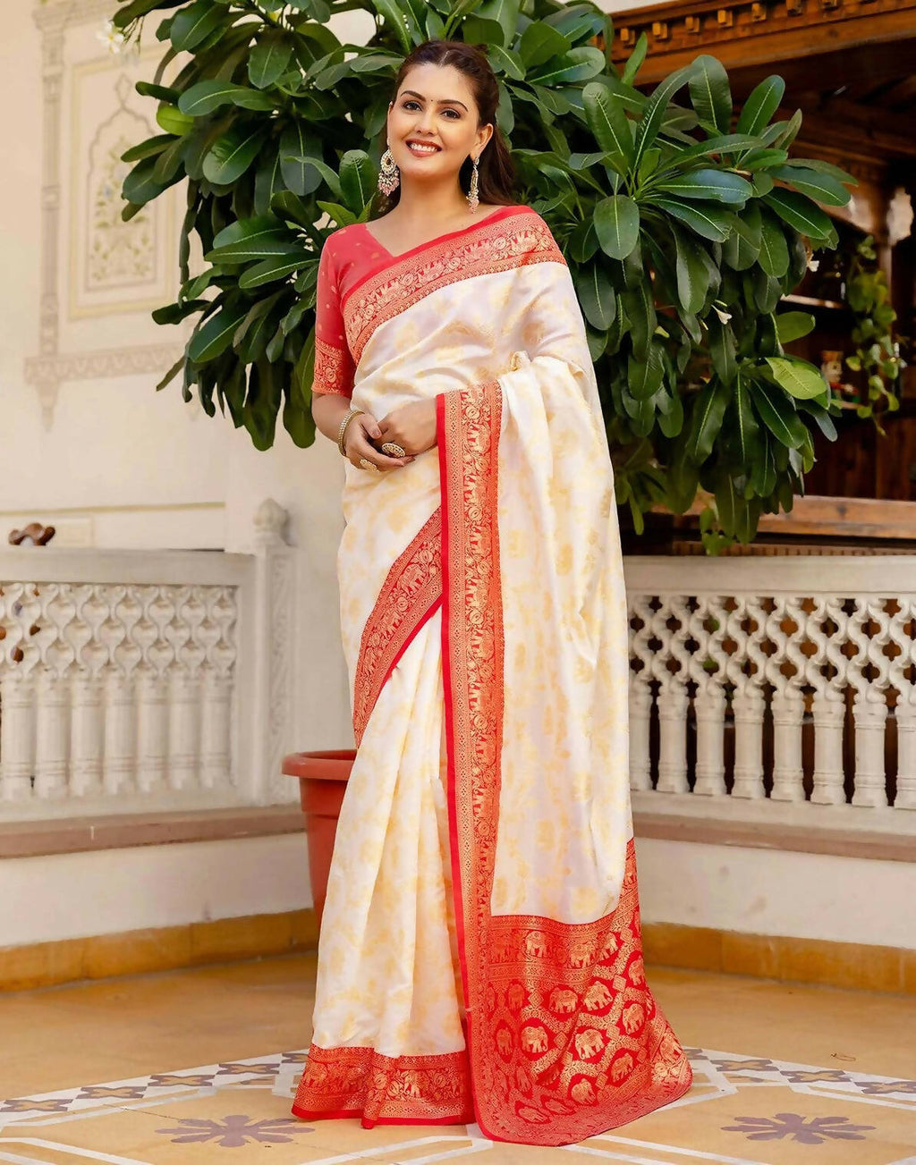 Joban Fashion Off White Silk Woven Banarasi Saree | Grocsy