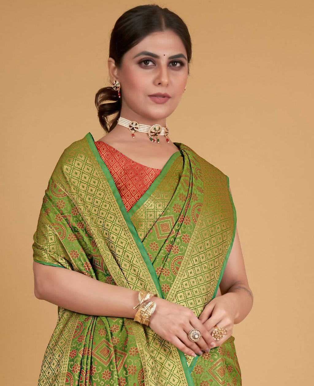 Green Silk Woven Design Saree With Unstitched Blouse Piece - Akshita | Grocsy
