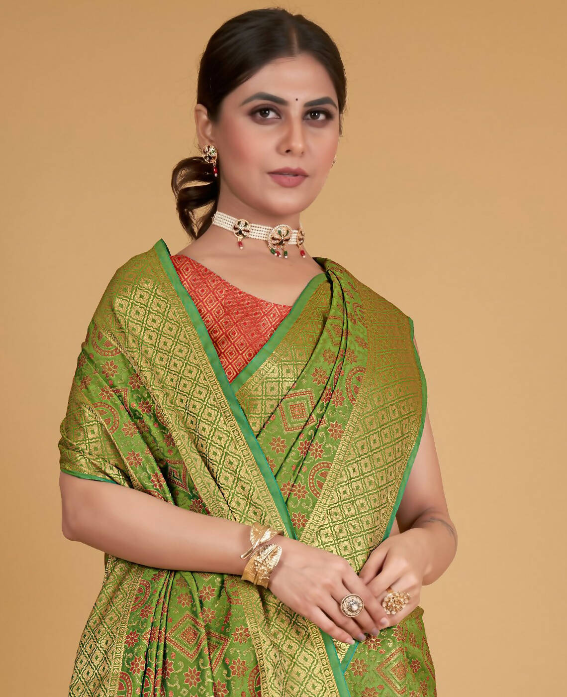 Green Silk Woven Design Saree With Unstitched Blouse Piece - Akshita | Grocsy
