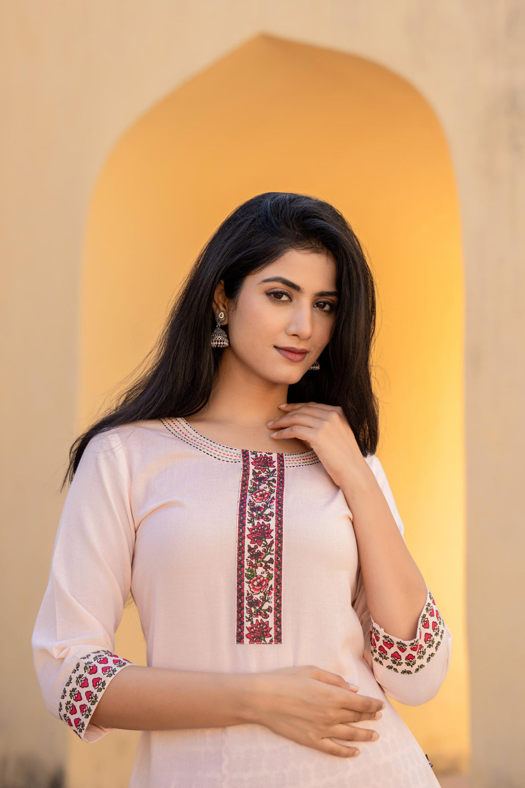 Juniper Peach Floral Printed Viscose Kurta & Palazzo With Thread Work | Grocsy