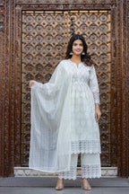 Juniper White Ethnic Motif Printed Cotton Kurta Set With Lace & Thread Work | Grocsy