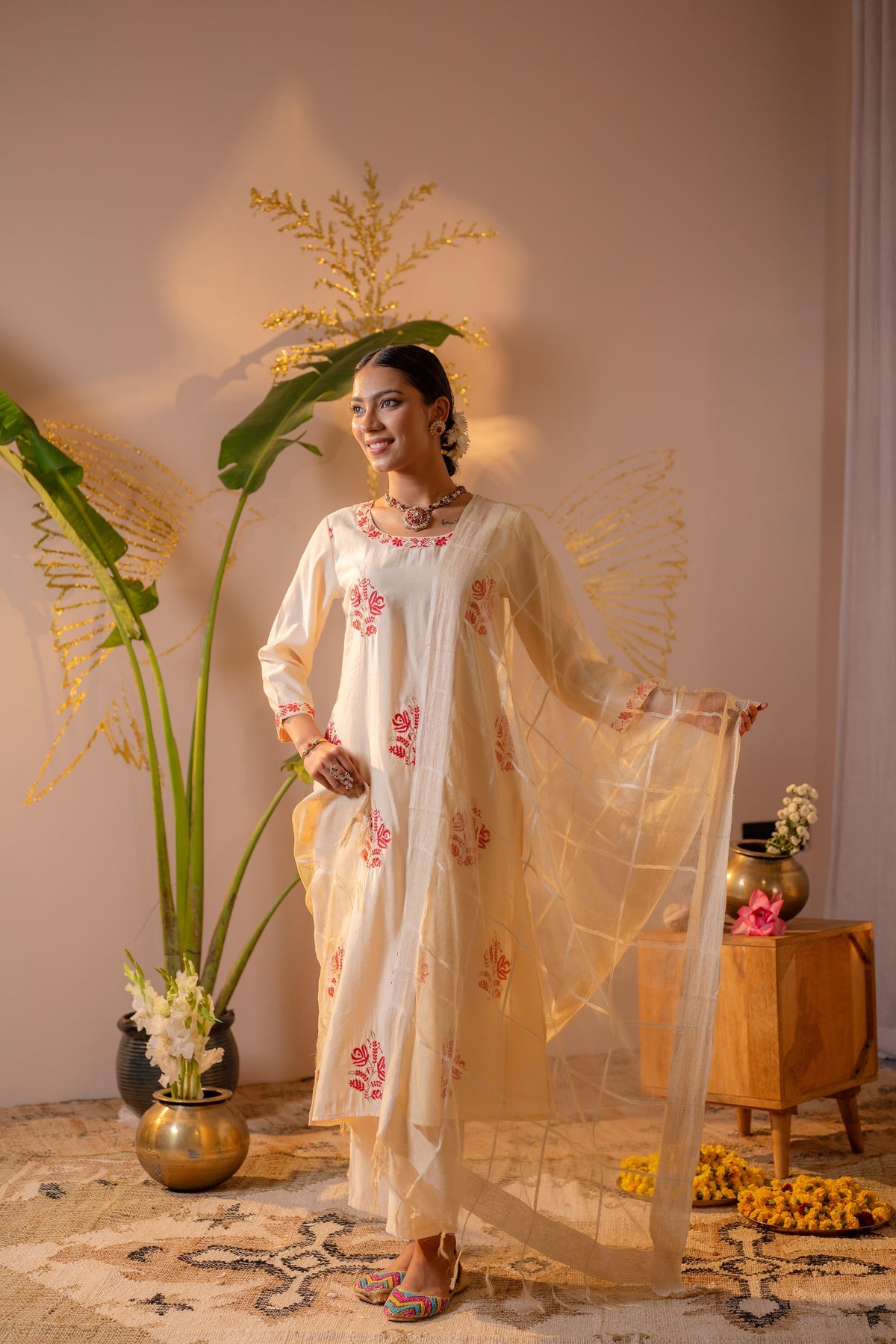 Juniper Ivory Coral Blossom Printed Kurta Pant And Dupatta Set | Grocsy