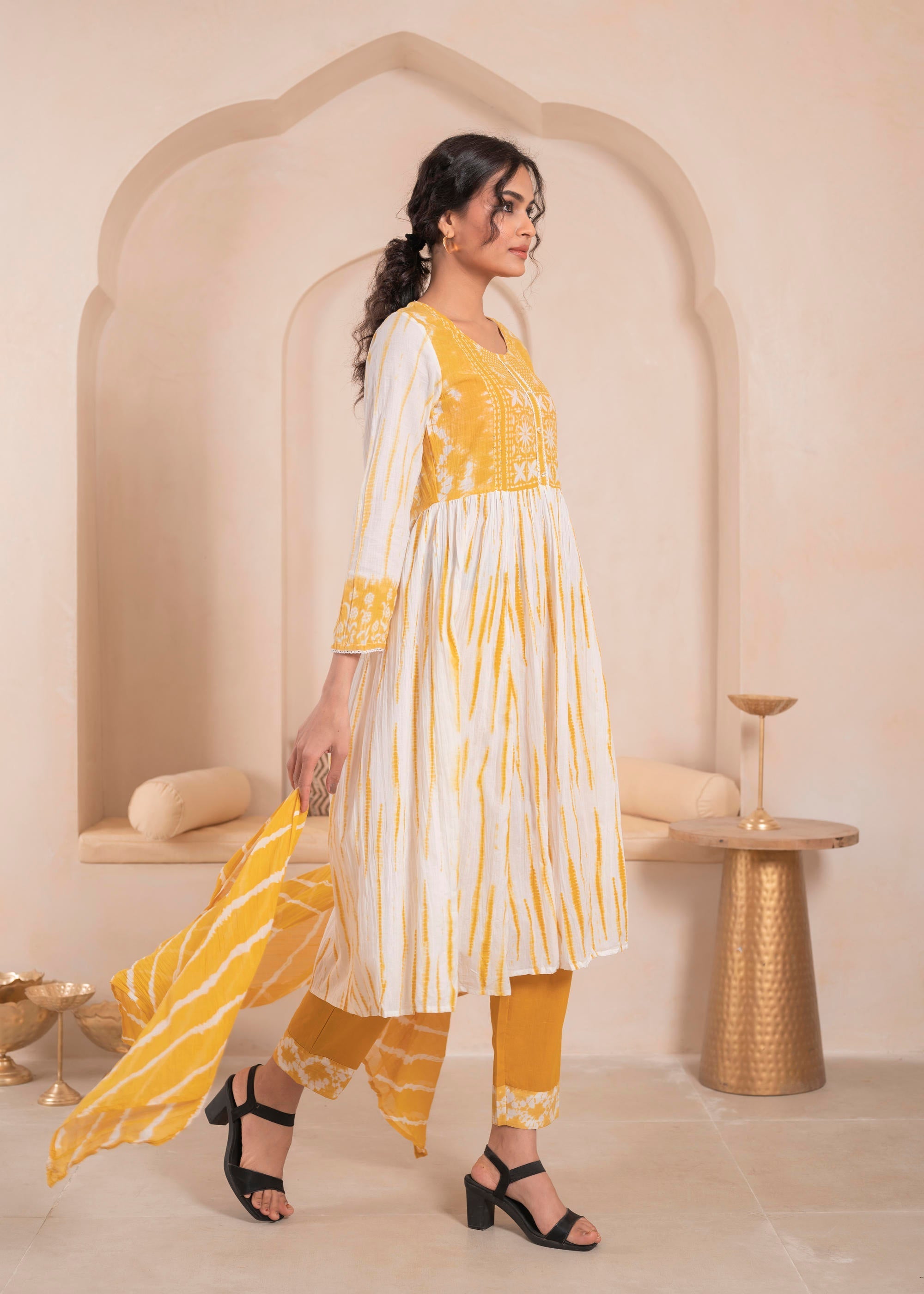 Juniper Mustered and white kurta , solid bottom and tie - dye dupatta with cotton lace , buttons , sequence | Grocsy