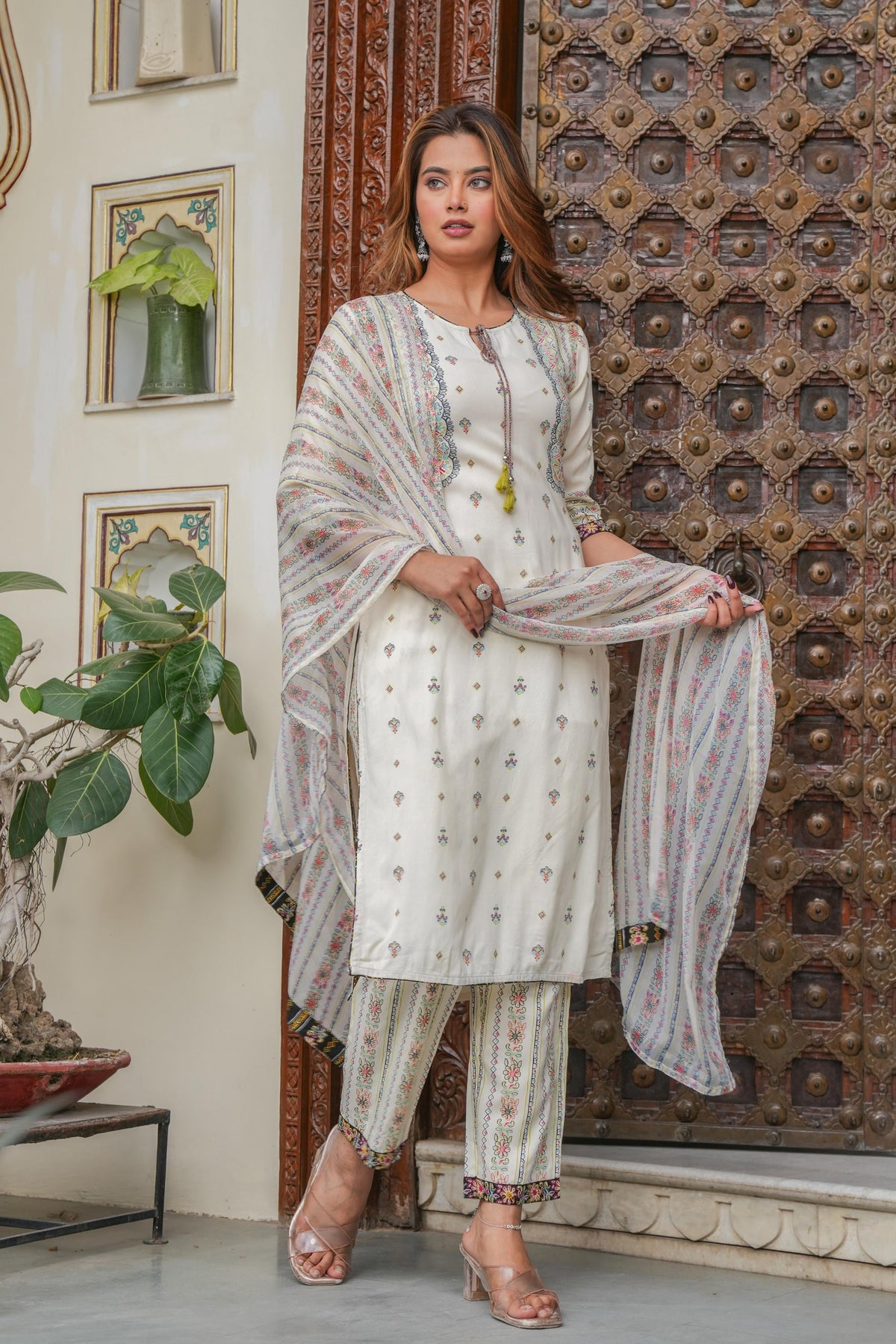 Juniper Off white printed kurta , Printed bottom and floral dupatta with dori and tassel | Grocsy