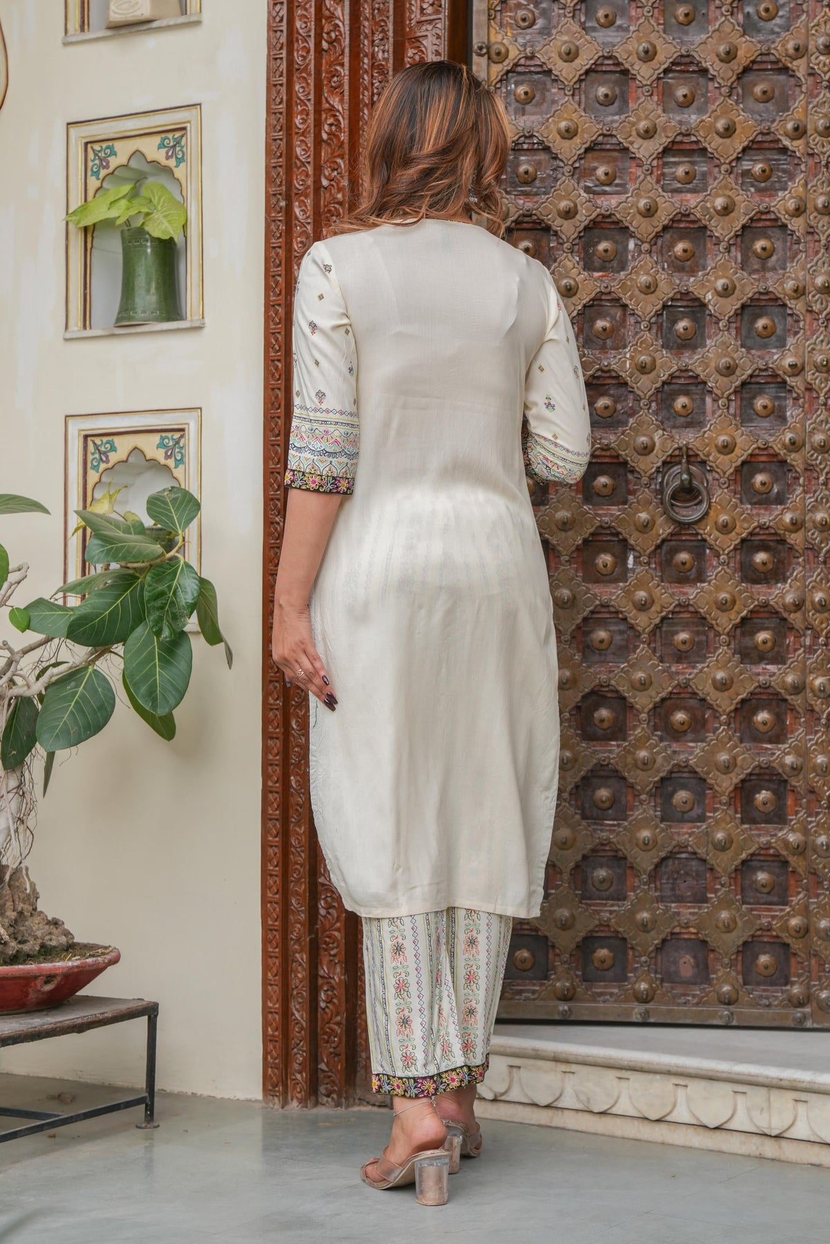 Juniper Off white printed kurta , Printed bottom and floral dupatta with dori and tassel | Grocsy
