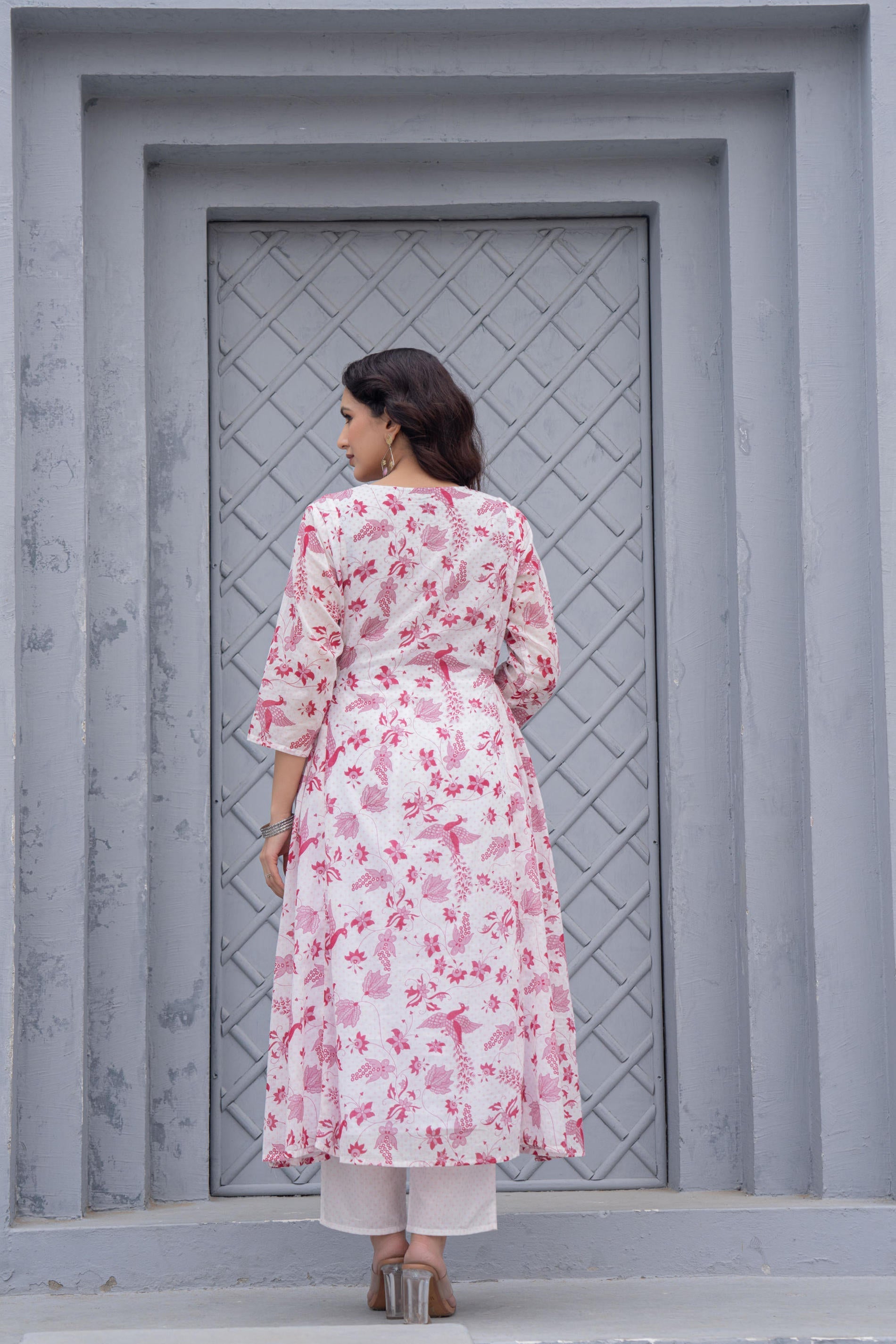 Juniper White & Pink Floral Printed Cotton Kurta Set With Thread & Mirror Work | Grocsy