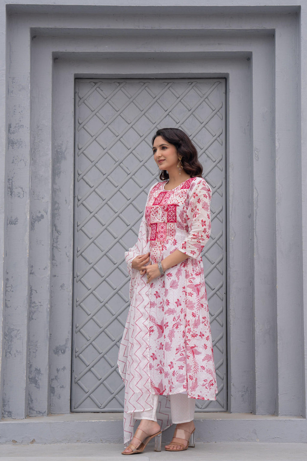 Juniper White & Pink Floral Printed Cotton Kurta Set With Thread & Mirror Work | Grocsy