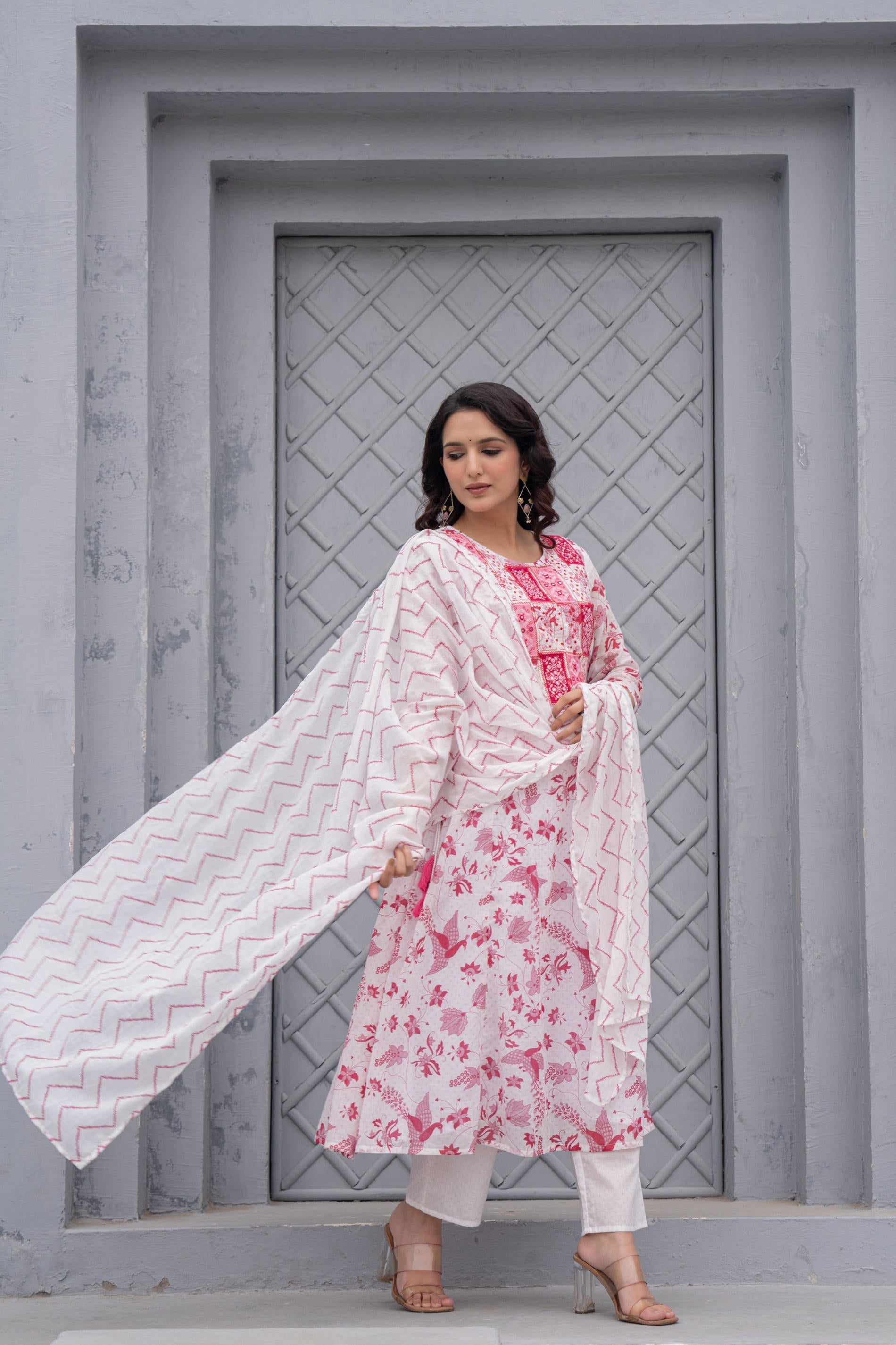 Juniper White & Pink Floral Printed Cotton Kurta Set With Thread & Mirror Work | Grocsy