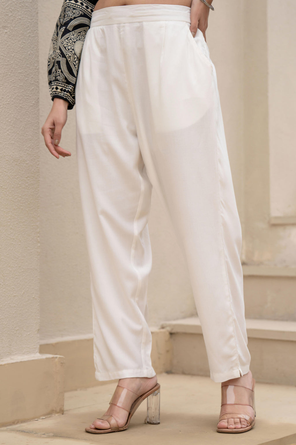 Juniper White Solid Viscose Pants | Grocsy