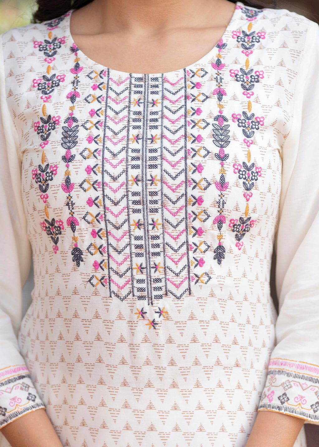 Juniper Off White Viscose Ethnic Motif Kurta With Thread Work | Grocsy