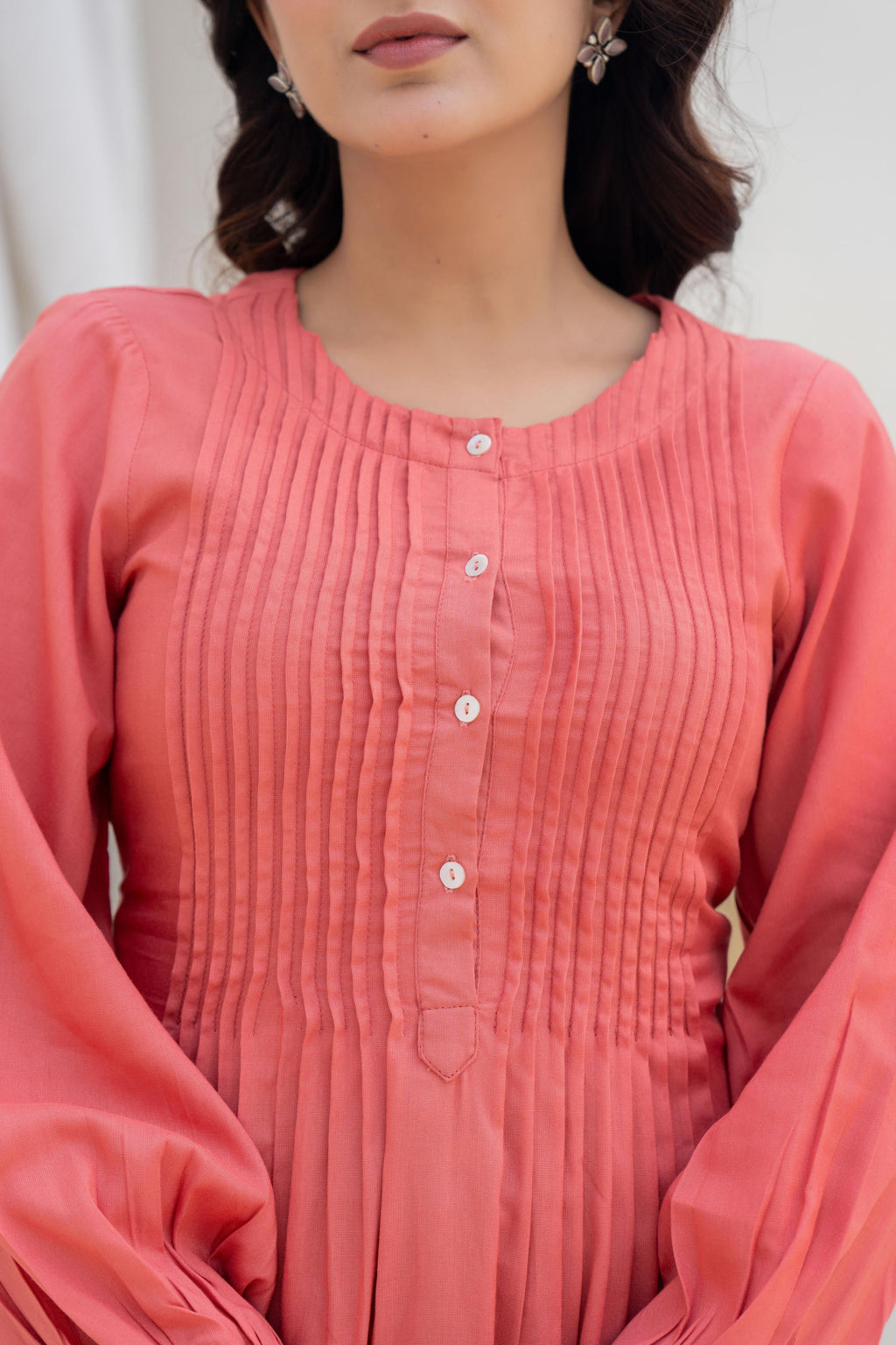 Juniper Coral Solid Viscose Tunic With Buttons & Lace | Grocsy