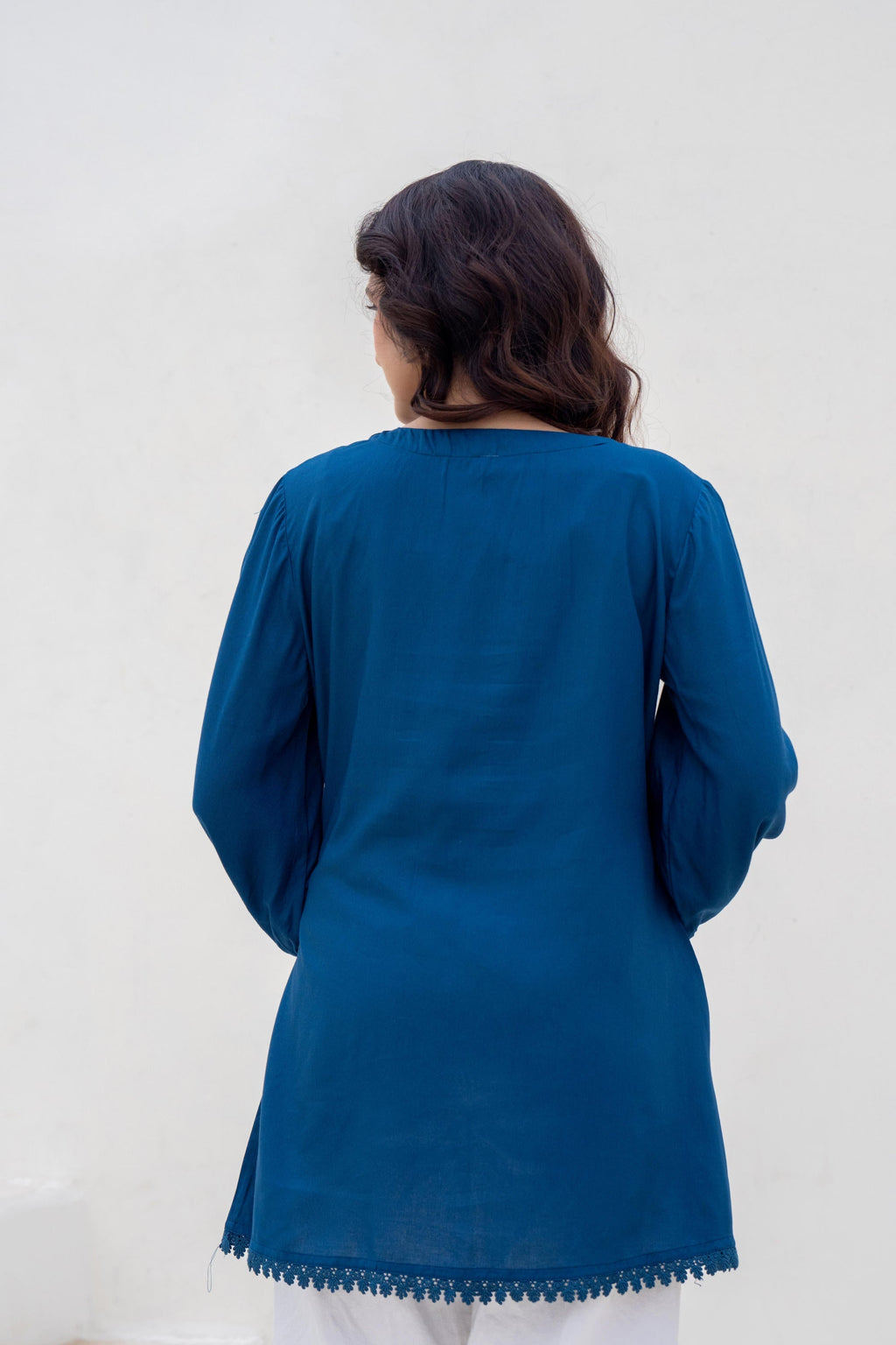 Juniper Navy Solid Viscose Tunic With Buttons & Lace | Grocsy