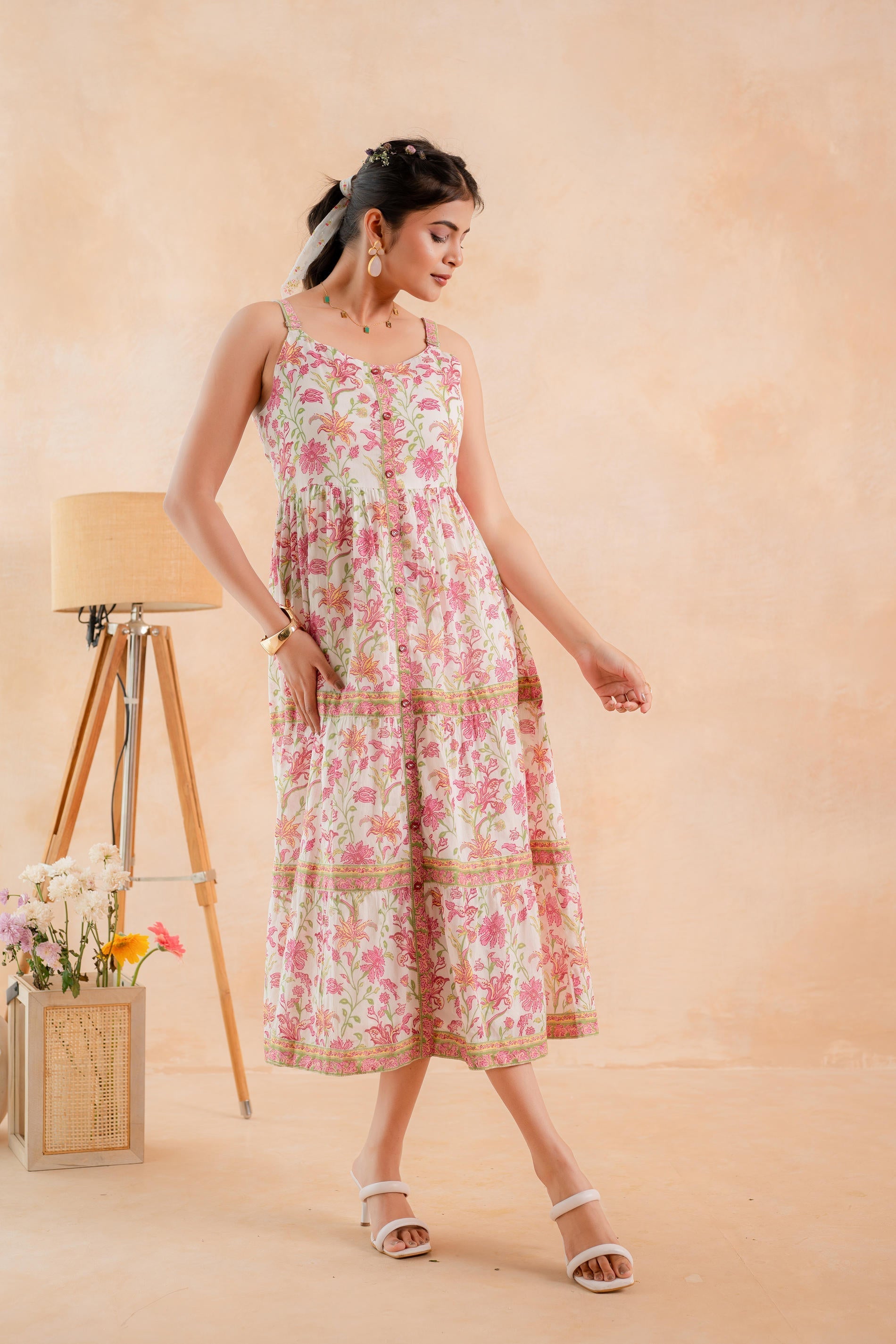 Juniper Ivory Blossom Panelled Kurta | Grocsy