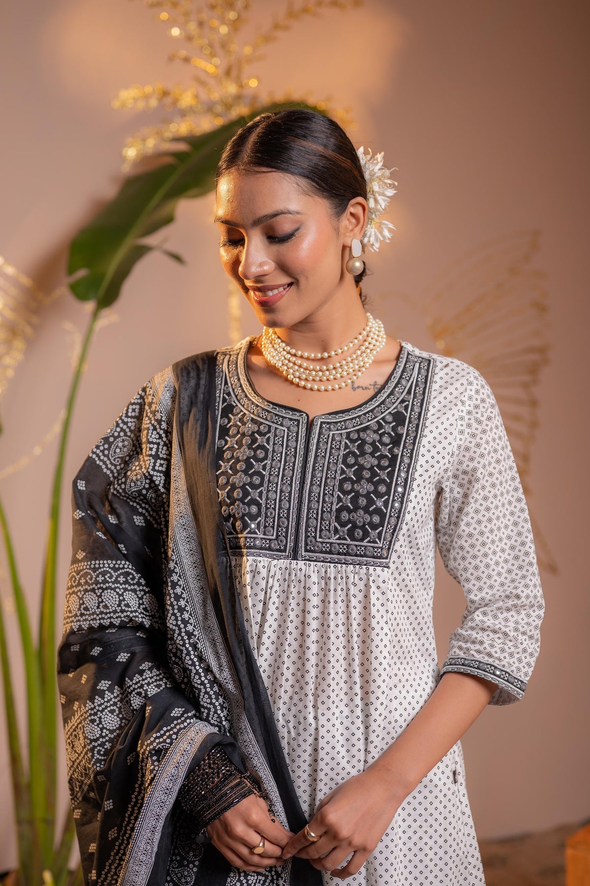 Juniper Black & White Viraasat Printed Kurta Pant And Dupatta Set with Dupatta | Grocsy