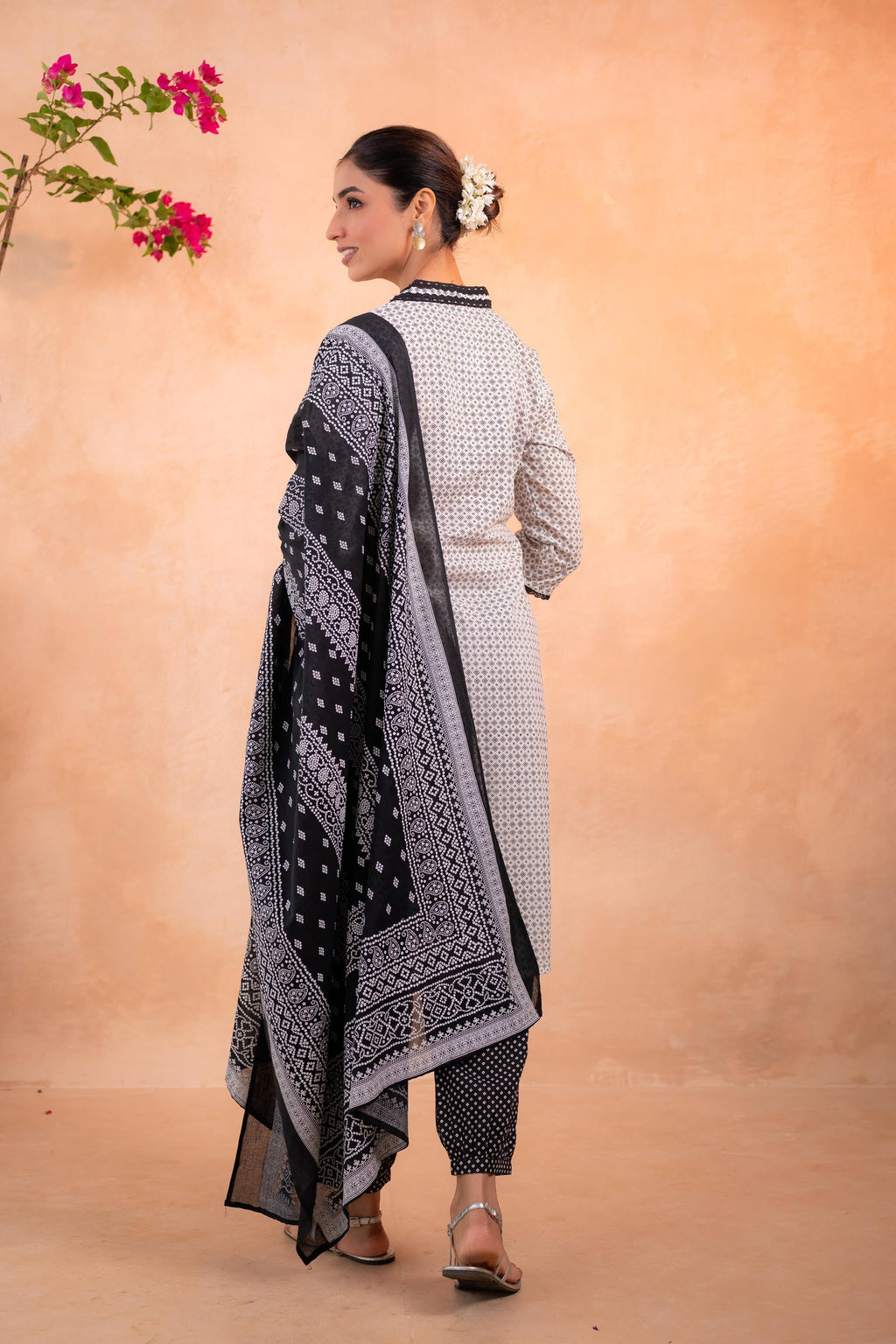 Juniper Noir Ikat Echo Black & White Printed Kurta Pant And Dupatta Set | Grocsy