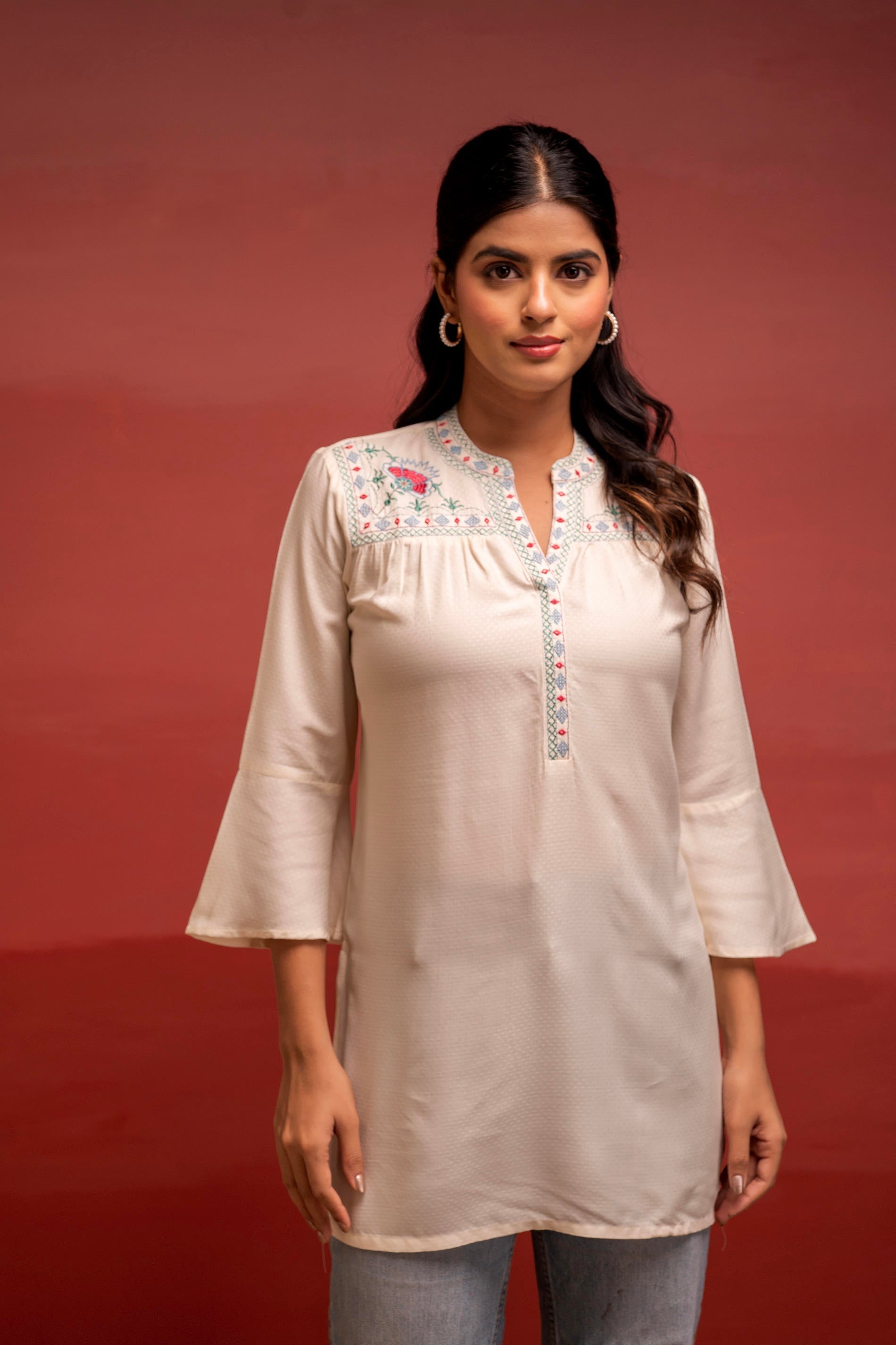 Juniper Off White Solid Viscose Tunic With Thread Work | Grocsy