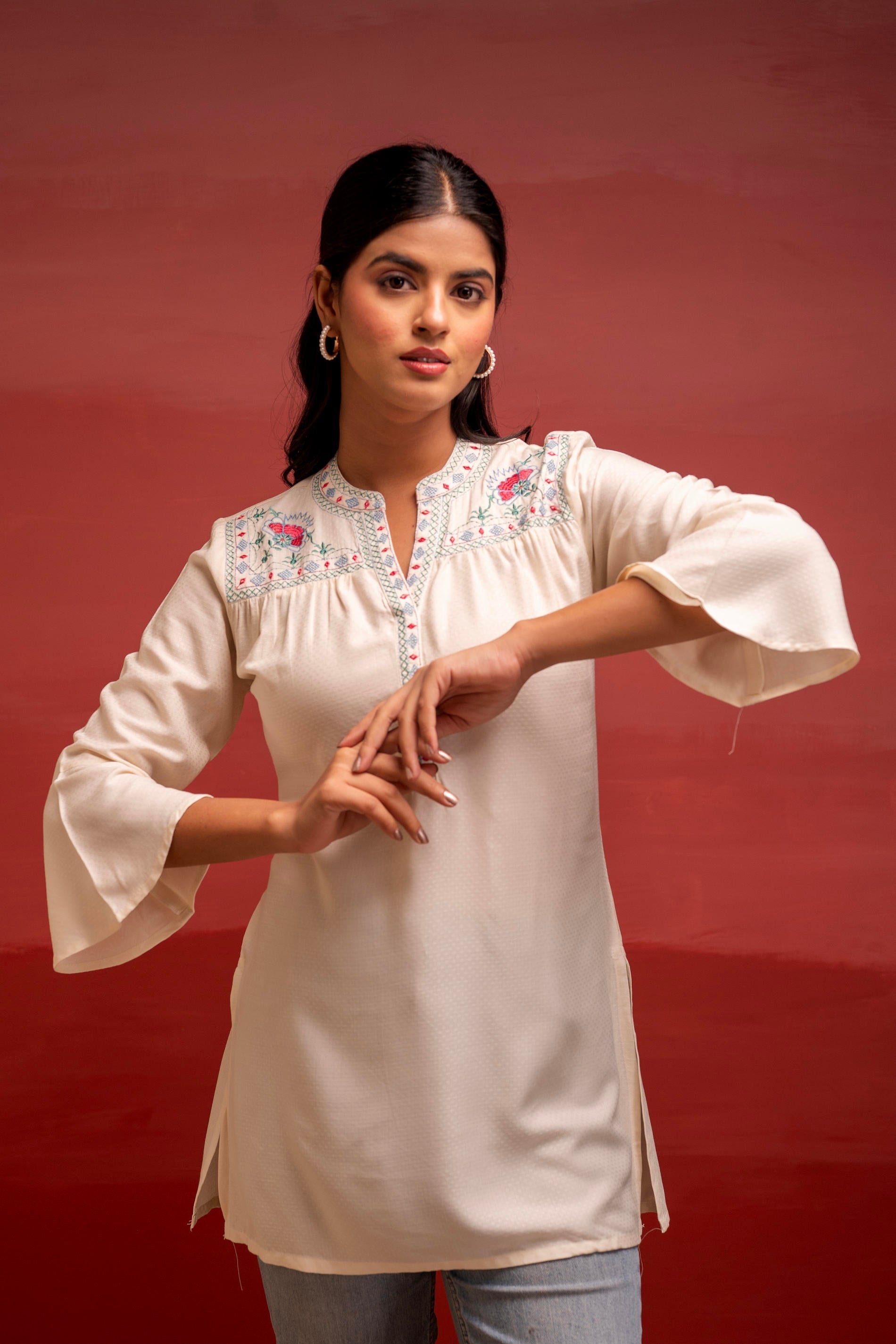 Juniper Off White Solid Viscose Tunic With Thread Work | Grocsy