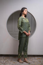 Juniper Fuchsia Green Solid Viscose Tunic And Pants Co-Ord Set With Zari Work And Button Detailing | Grocsy