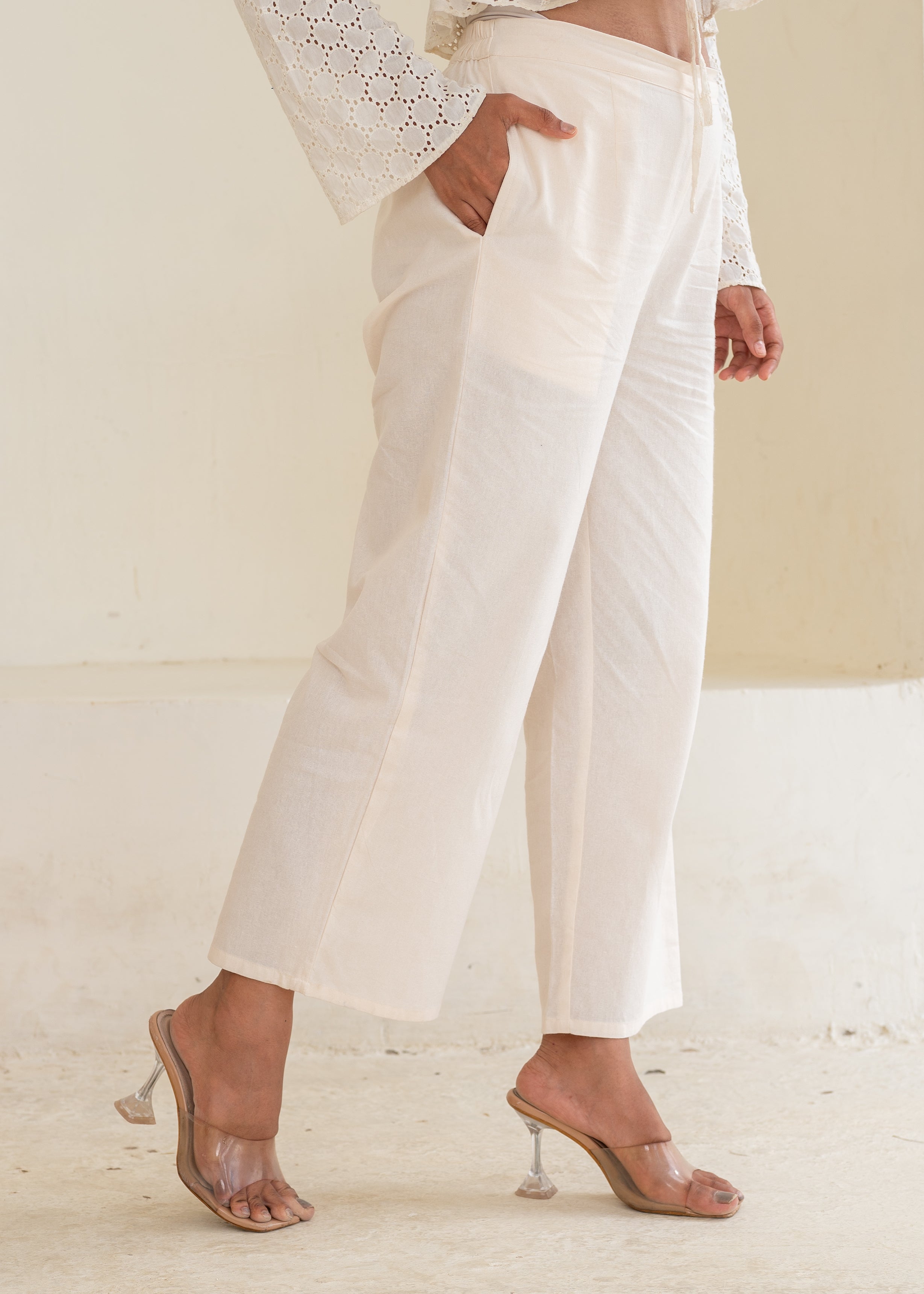Juniper Women'S Off White Solid Straight Cotton Pant With Pocket | Grocsy