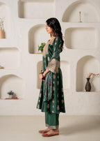 Juniper Emerald Mughal Motif Printed Kurta Set With Dupatta | Grocsy