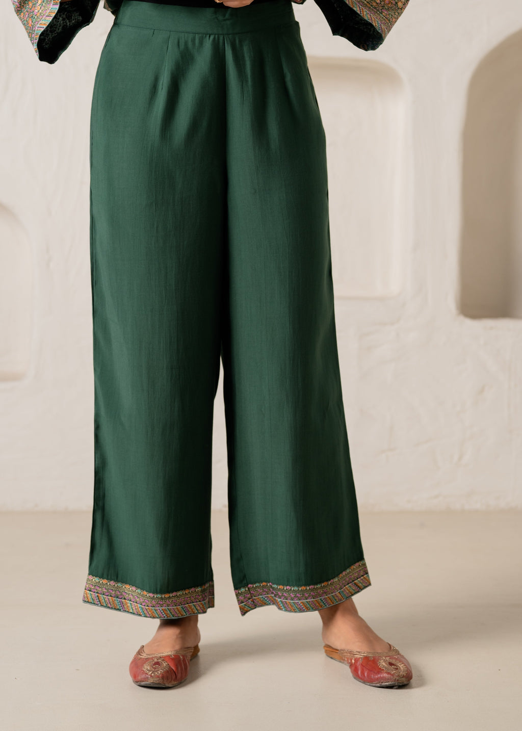 Juniper Emerald Mughal Motif Printed Kurta Set With Dupatta | Grocsy