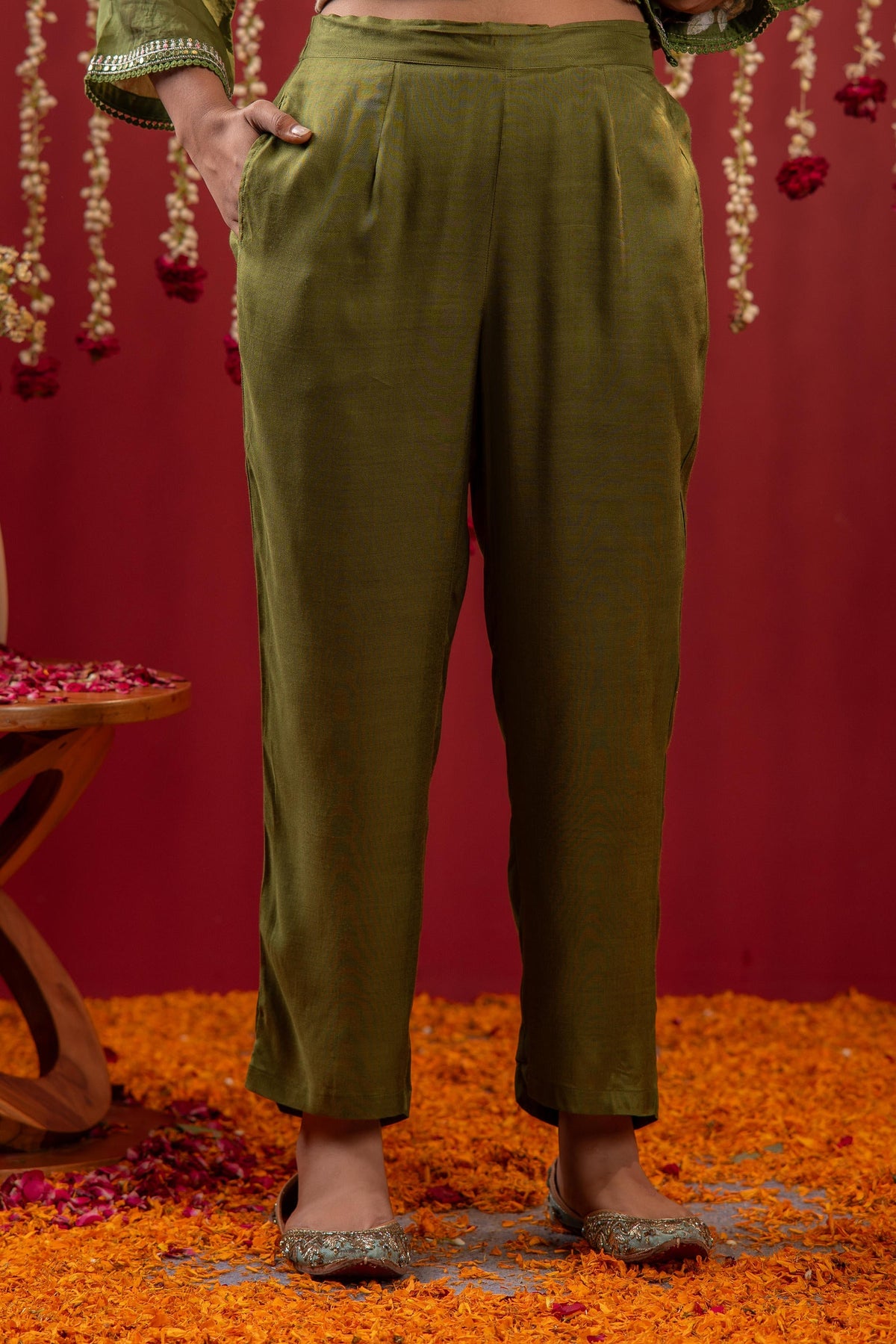 Juniper Mehendi Green Embroidered Kurta Set With Dupatta | Grocsy