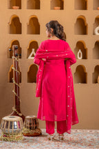 Juniper Fuchsia Floral Embroidered Kurta Set With Scallop Dupatta | Grocsy